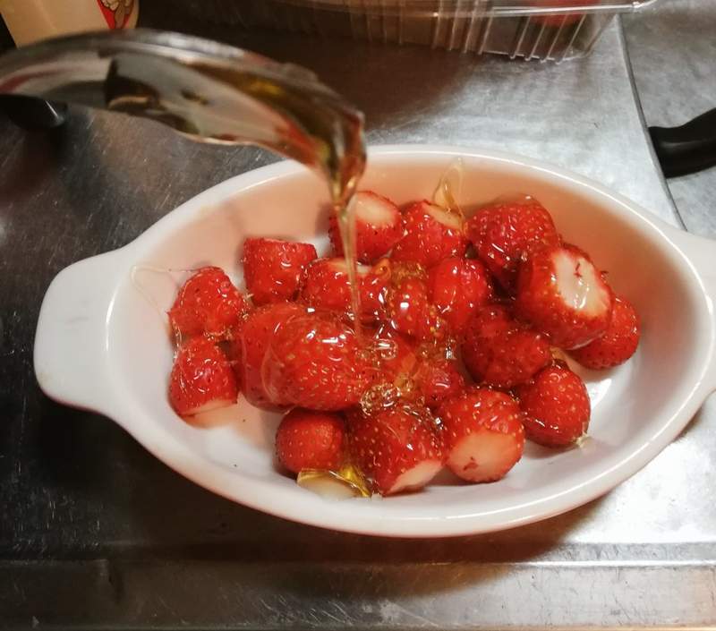 草莓控學起來 果農傳授 蜂蜜草莓冰塊 做法超簡單丟進氣泡飲更美味 口感像天然冰沙 日本風向球